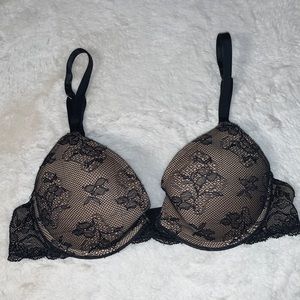 32B Victoria’s Secret Biofit vintage lace Full coverage padded push-up bra